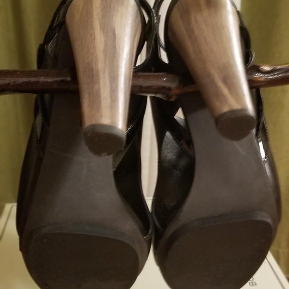 BCBGMaxAzria Runway MaMichaela Black Sandal - Picture 5 of 5